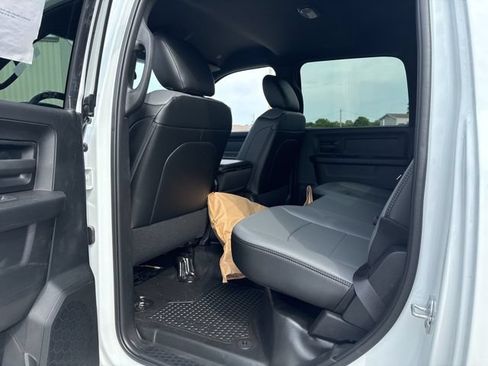Used 2024 RAM 5500 Tradesman w/ Chrome Appearance Group AWD/4WD image 23