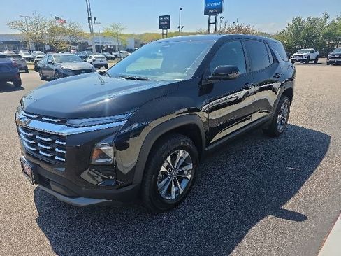 New 2026 Chevrolet Equinox LT w/ Convenience Package II AWD/4WD image 6