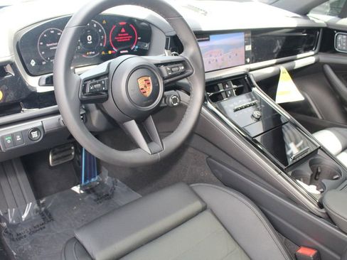 New 2026 Porsche Panamera 4 image 4