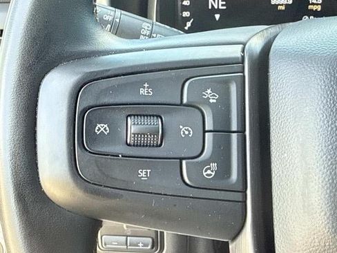 Used 2023 GMC Yukon XL AT4 AWD/4WD image 29