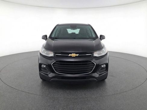 Used 2020 Chevrolet Trax LS image 2