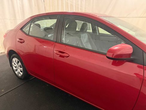 Used 2018 Toyota Corolla LE image 11