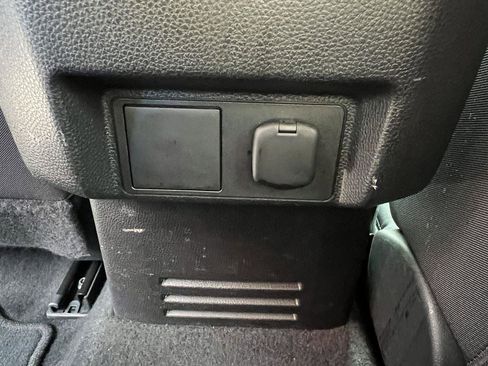 Used 2024 Toyota Tacoma SR image 12