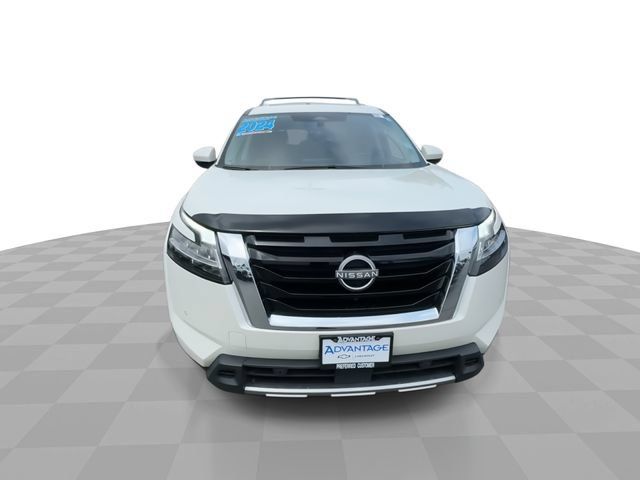 Used 2024 Nissan Pathfinder Platinum w/ Cargo Package FWD image 3