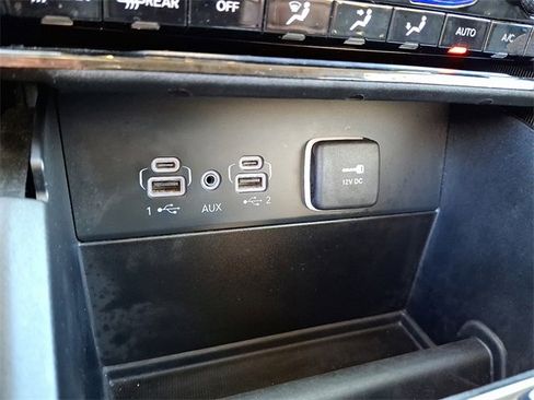 Used 2023 Jeep Grand Cherokee L Laredo image 25