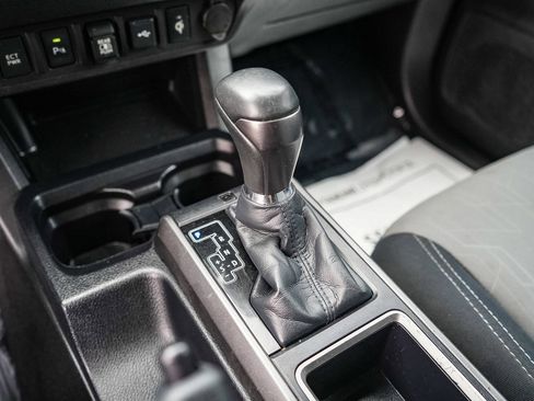 Used 2021 Toyota Tacoma TRD Sport w/ Technology Package AWD/4WD image 18