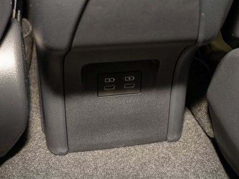 Used 2026 Toyota Prius XLE image 7