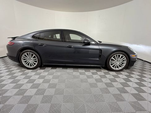 Used 2019 Porsche Panamera image 9