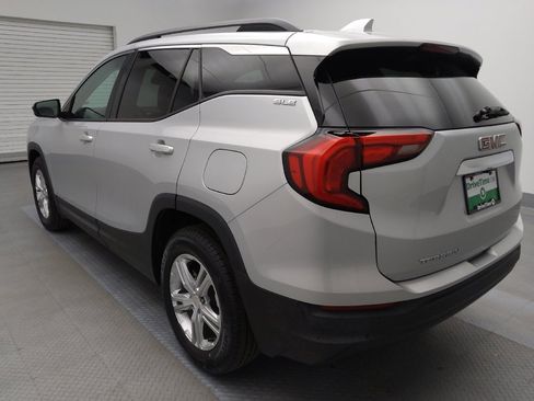 Used 2020 GMC Terrain SLE w/ Driver Convenience Package image 5