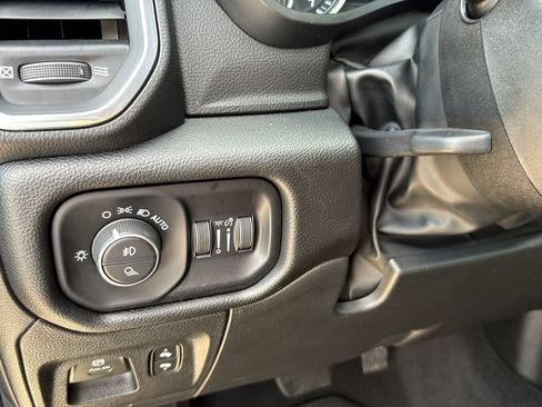Used 2025 RAM 1500 Laramie AWD/4WD image 18