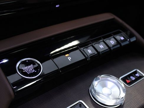 Used 2025 Lincoln Navigator L Reserve AWD/4WD image 24