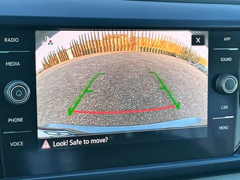 Certified 2022 Volkswagen Taos SE image 19