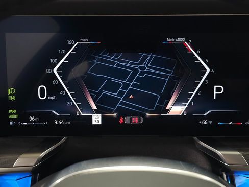 Used 2025 BMW 760i xDrive w/ Premium Package image 23