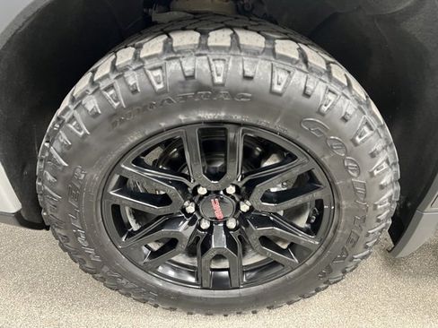 Used 2022 GMC Sierra 1500 Elevation w/ Preferred Package image 13