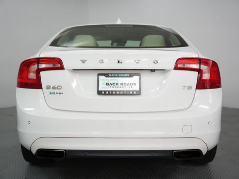 Used 2015 Volvo S60 T5 Platinum image 8