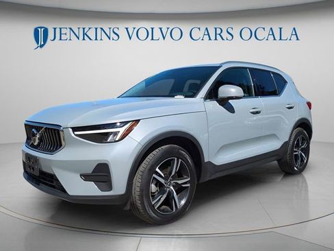 Certified 2025 Volvo XC40 B5 Core image 7