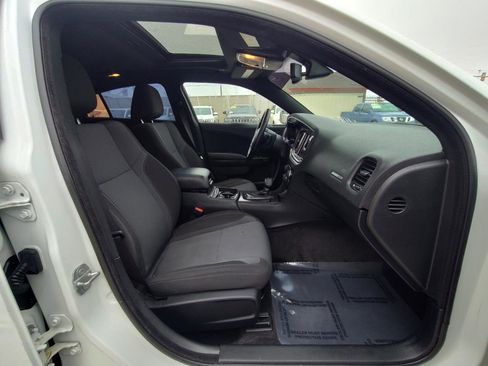 Used 2017 Dodge Charger SXT w/ Blacktop Package RWD image 48