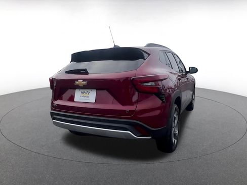 Used 2025 Chevrolet Trax LT image 14
