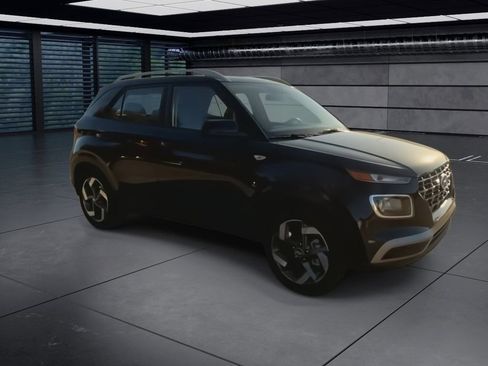 Used 2026 Hyundai Venue SEL image 2