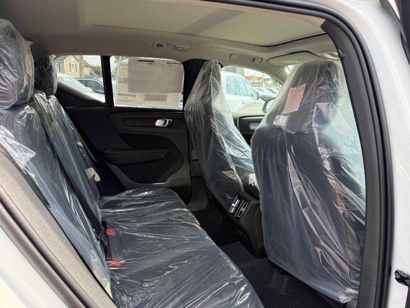 New 2026 Volvo XC40 B5 Plus w/ Climate Package AWD/4WD image 5