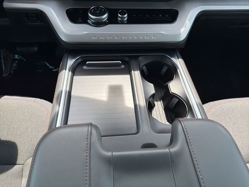 Certified 2025 Ford Expedition Max Active AWD/4WD image 30