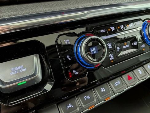 Used 2024 GMC Sierra 1500 Denali w/ Denali Reserve Package image 10