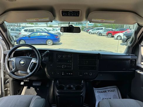 Used 2017 Chevrolet Express 3500 LT w/ LT Preferred Equipment Group RWD image 36