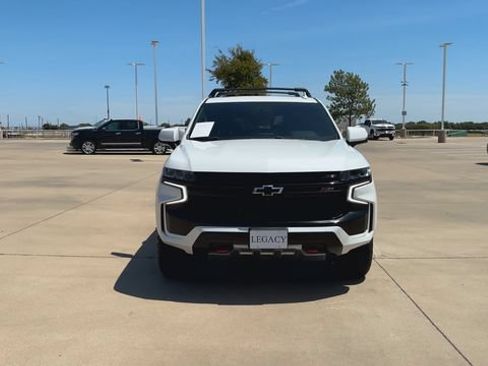Used 2023 Chevrolet Tahoe Z71 w/ Z71 Off-Road Package AWD/4WD image 3