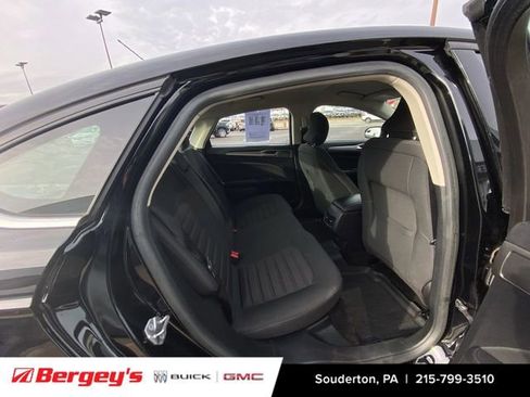 Used 2018 Ford Fusion SE w/ Fusion SE Technology Package image 30