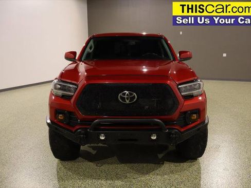Used 2019 Toyota Tacoma SR5 image 2