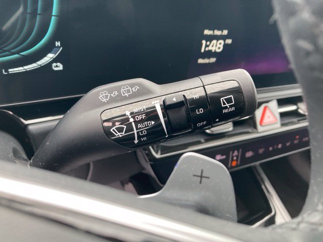 Used 2024 Kia Niro EX w/ EX Cold Weather Package FWD image 26