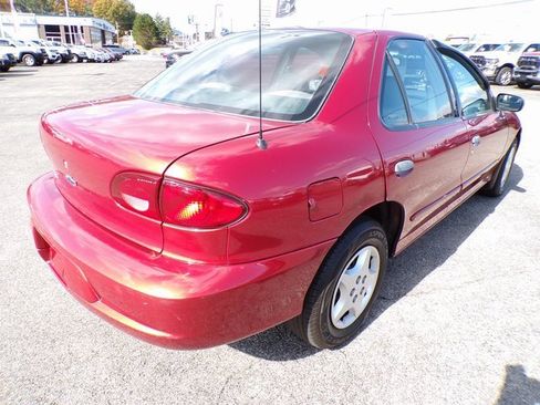Used 2001 Chevrolet Cavalier Sedan w/ Preferred Equipment Group 1 image 4