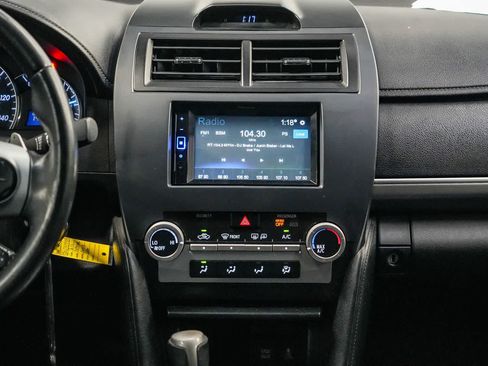 Used 2013 Toyota Camry SE FWD image 13