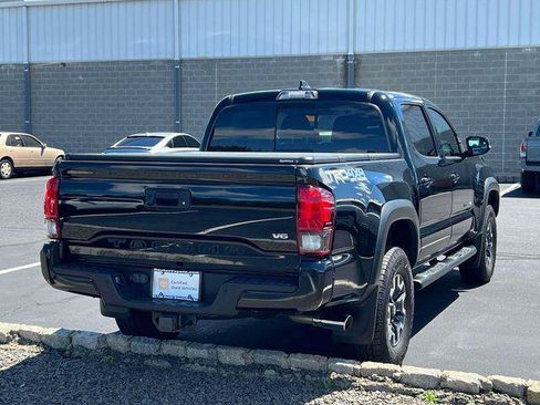 Certified 2019 Toyota Tacoma TRD Off-Road AWD/4WD image 5