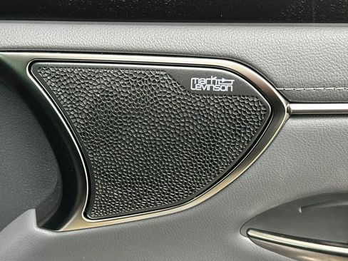 Used 2025 Lexus ES 300h w/ Accessory Package (Z2) FWD image 19