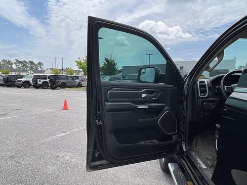 Used 2020 RAM 1500 Laramie AWD/4WD image 30