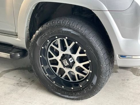 Used 2016 Toyota 4Runner Limited AWD/4WD image 26