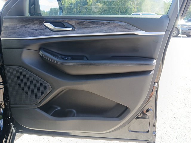 New 2027 Jeep Grand Cherokee Limited AWD/4WD image 31