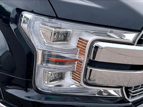 Used 2019 Ford F150 Lariat w/ Equipment Group 502A Luxury AWD/4WD image 4