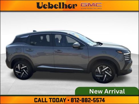 Used 2025 Nissan Kicks SV FWD image 5
