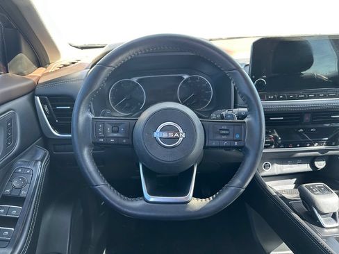 Used 2023 Nissan Rogue SL w/ SL Premium Package FWD image 13