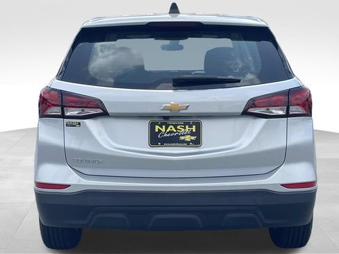 Used 2022 Chevrolet Equinox LS FWD image 4