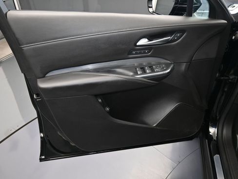 Used 2024 Cadillac XT4 Premium Luxury image 12