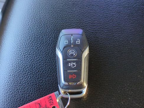 Used 2015 Ford F150 Lariat image 30