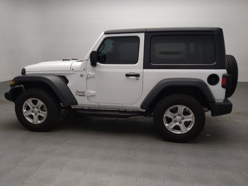 Used 2018 Jeep Wrangler Sport AWD/4WD image 3
