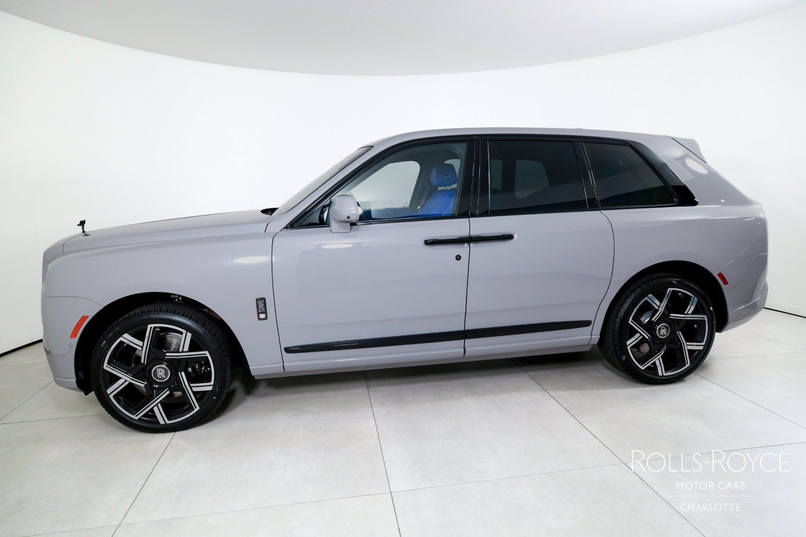 New 2027 Rolls-Royce Cullinan Black Badge AWD/4WD image 3