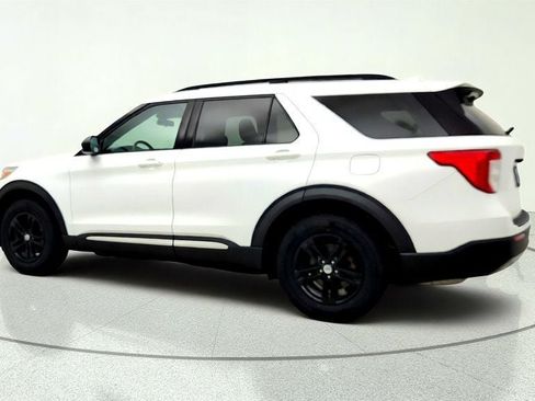 Used 2020 Ford Explorer XLT w/ Equipment Group 202A AWD/4WD image 7