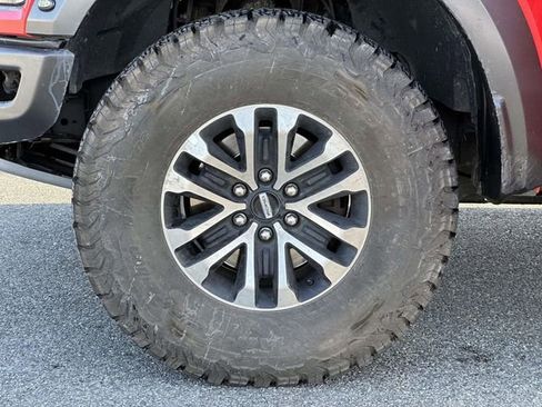 Used 2019 Ford F150 Raptor w/ Equipment Group 802A Luxury image 10