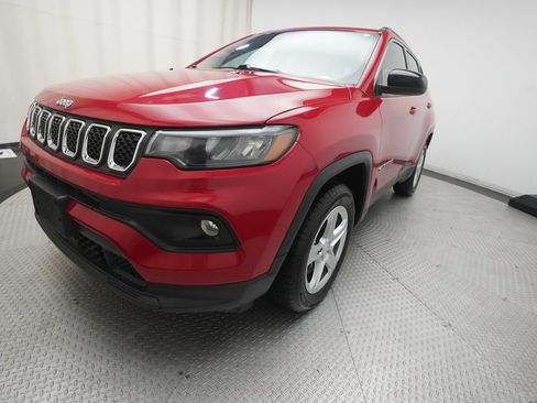 Used 2024 Jeep Compass Latitude AWD/4WD image 12