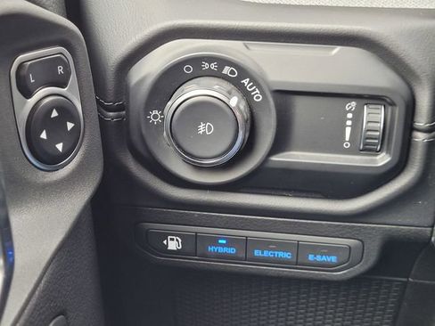 Certified 2025 Jeep Wrangler Unlimited Sahara w/ Safety Group image 14